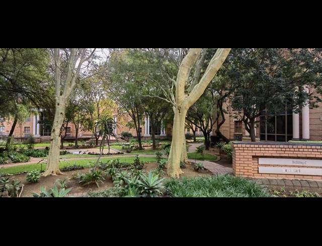 BUSINESS PROPERTY TO RENT IN LYNNWOOD GLEN